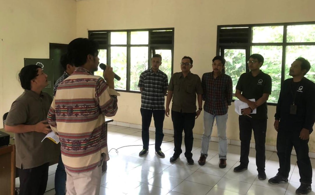 trees4trees sundanese language training 1